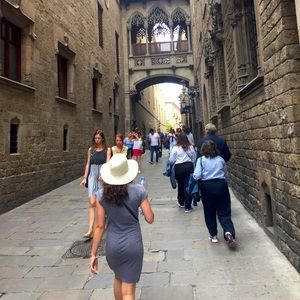 Meet your Posher, Bee